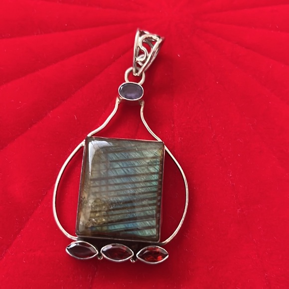 Jewelry - 925 gemstone pendant